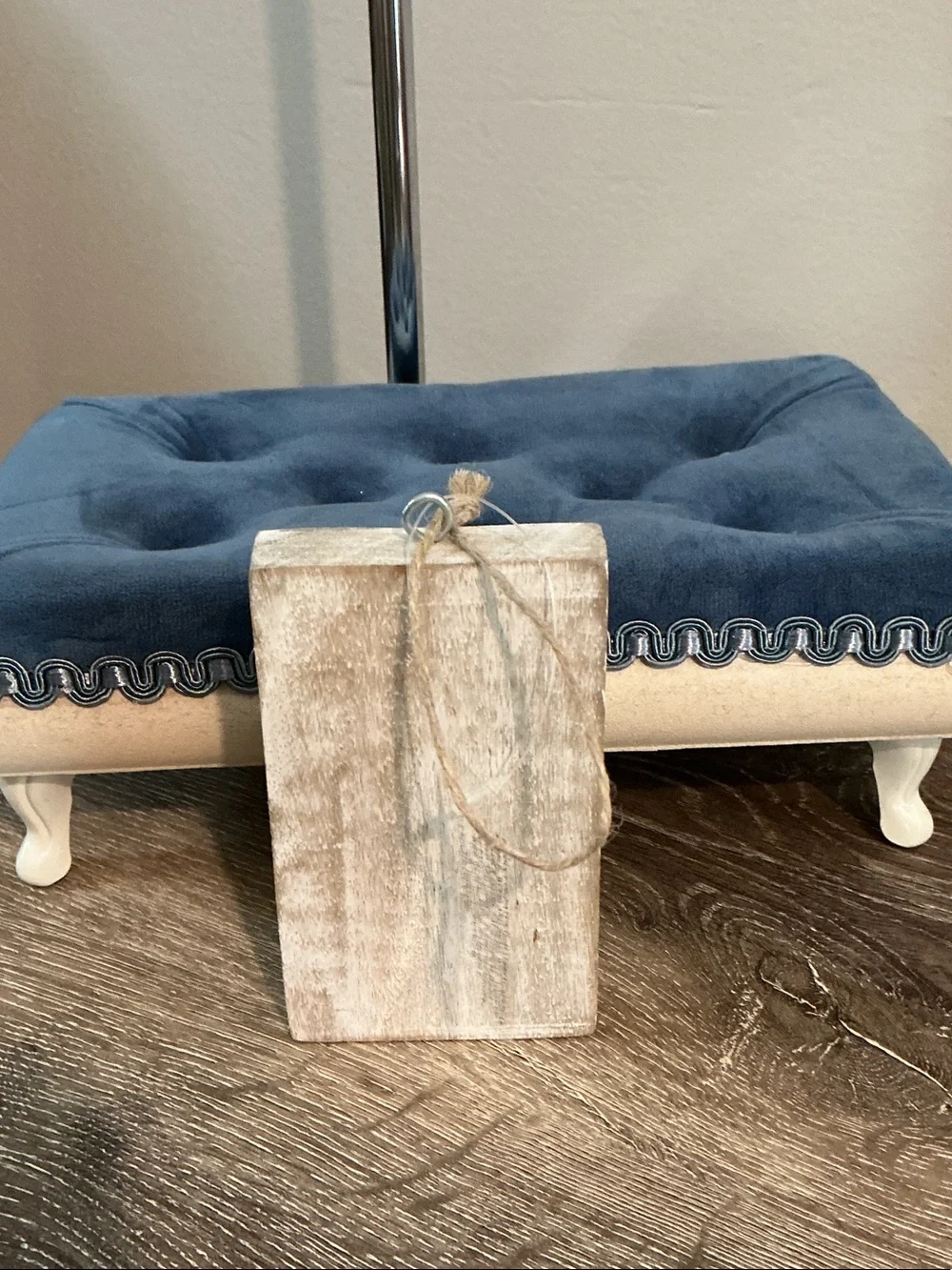 Rustic Whitewashed Wooden Cross Hanging Décor Ornament Hanger Shelf Sitter - Picture 3 of 3